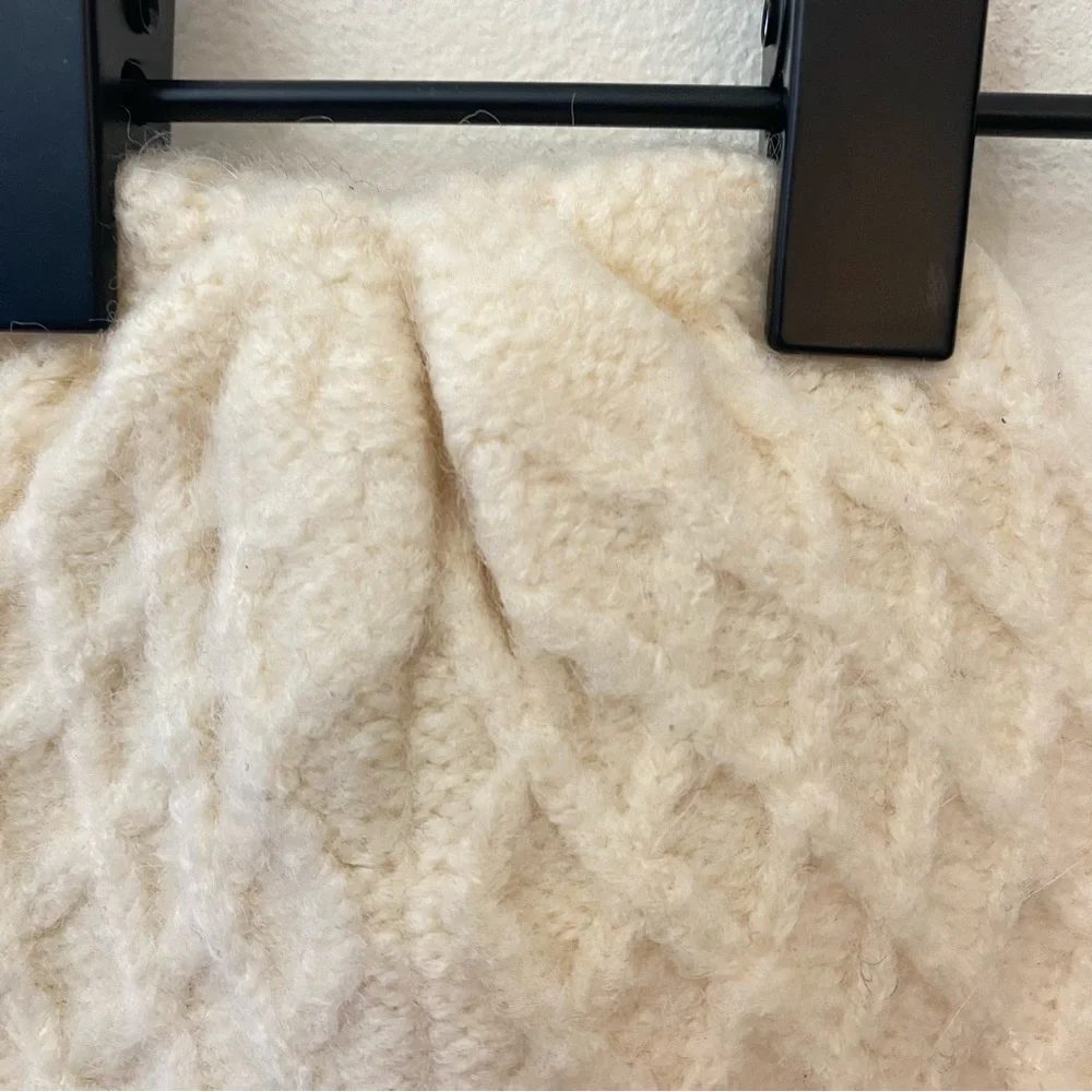 Uniqlo Ines De La Fressange wool/alpaca blend cable knit hat